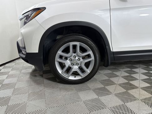 Used 2024 Honda Passport EX-L image 12
