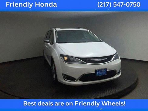 Used 2020 Chrysler Pacifica Limited FWD image 1