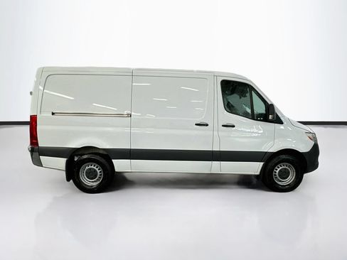 Used 2021 Mercedes-Benz Sprinter 1500 image 4