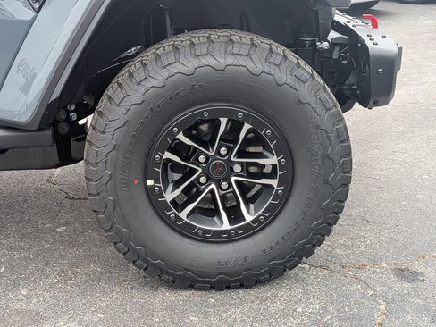 New 2026 Jeep Wrangler Unlimited Rubicon w/ Xtreme 35 Tire Package AWD/4WD image 12