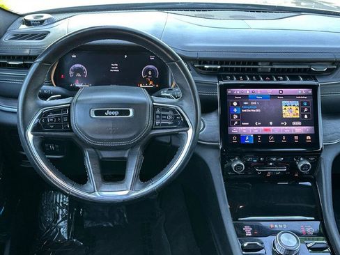 Used 2022 Jeep Grand Cherokee L Overland w/ Luxury Tech Group IV AWD/4WD image 14