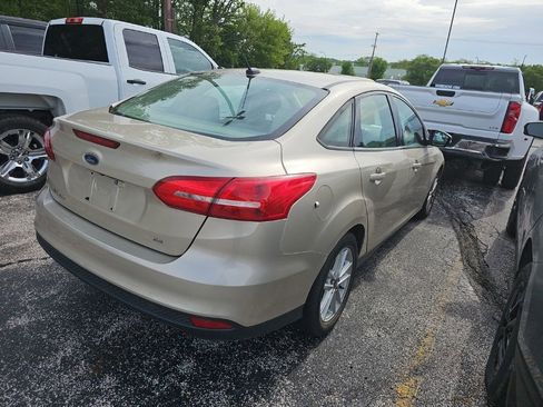 Used 2017 Ford Focus SE FWD image 11