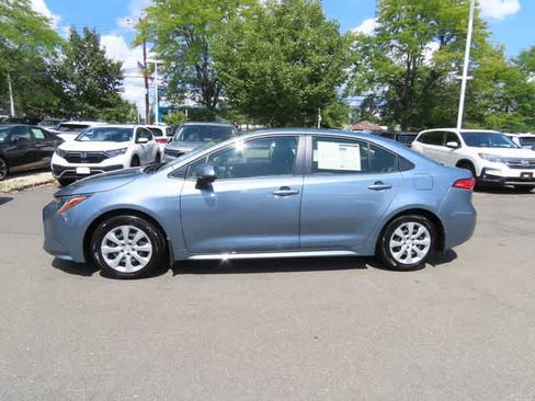 Used 2026 Toyota Corolla LE FWD image 3