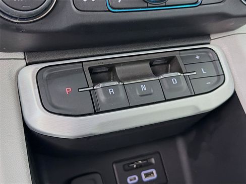 Used 2023 GMC Acadia SLT w/ Technology Package AWD/4WD image 22