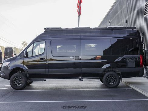 Used 2024 Mercedes-Benz Sprinter 2500 image 3