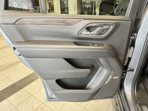 Used 2022 Chevrolet Tahoe LT w/ LT Signature Package image 33