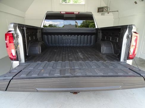 Used 2023 GMC Sierra 1500 SLT w/ SLT Premium Plus Package AWD/4WD image 22