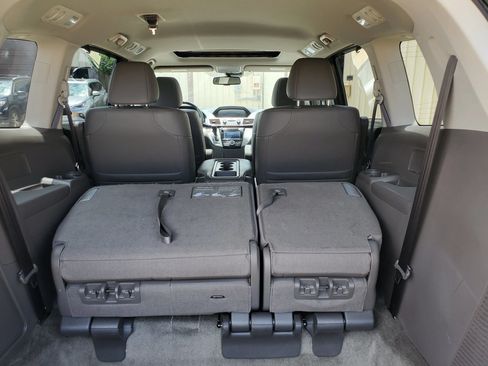 Used 2017 Honda Odyssey EX-L image 38
