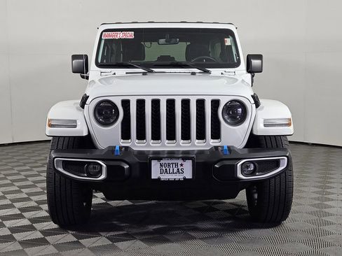 Used 2023 Jeep Wrangler Unlimited Sahara AWD/4WD image 2