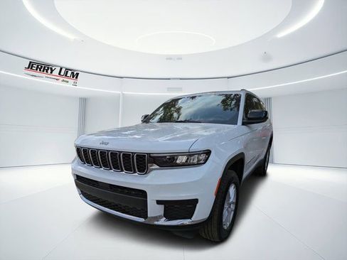 New 2025 Jeep Grand Cherokee L Laredo image 6