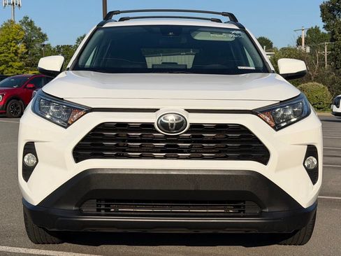 Used 2020 Toyota RAV4 XLE FWD image 2