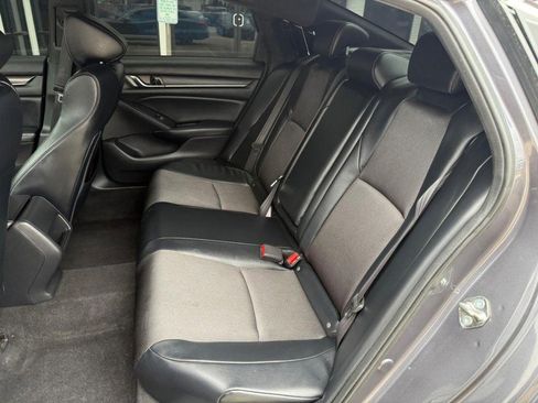 Used 2018 Honda Accord Sport image 19