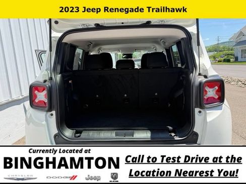 Used 2023 Jeep Renegade Trailhawk AWD/4WD image 19