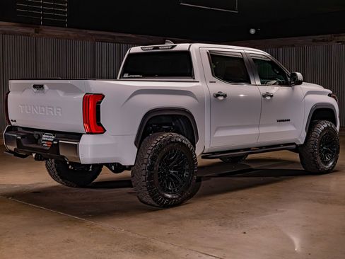 Used 2025 Toyota Tundra Limited AWD/4WD image 10