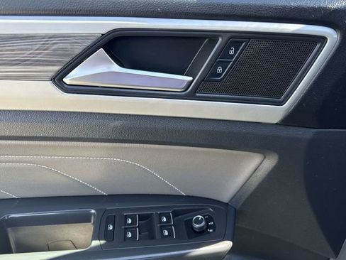 Certified 2023 Volkswagen Atlas Cross Sport SE w/ Panoramic Sunroof Package AWD/4WD image 23