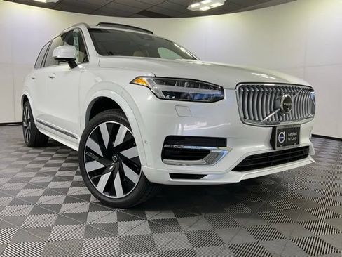 Certified 2024 Volvo XC90 T8 Ultimate w/ Protection Package Premier AWD/4WD image 44