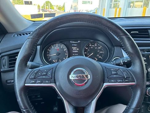 Used 2017 Nissan Rogue SV AWD/4WD image 29
