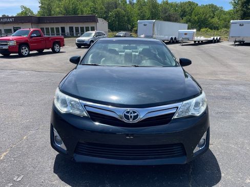 Used 2014 Toyota Camry XLE FWD image 9