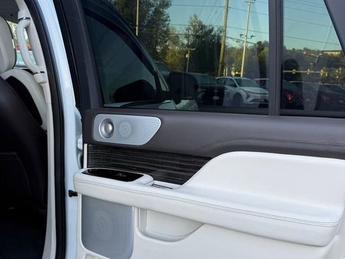 Used 2024 Lincoln Navigator Black Label image 16