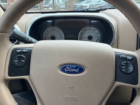 Used 2008 Ford Explorer Sport Trac XLT RWD image 18