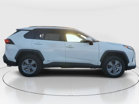 Used 2023 Toyota RAV4 XLE image 2