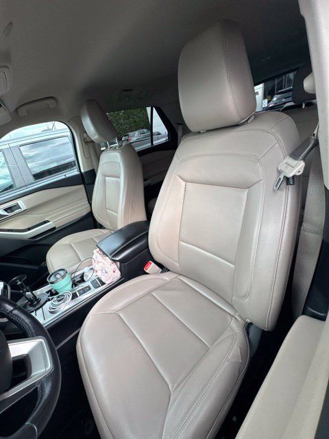 Used 2021 Ford Explorer XLT w/ Equipment Group 202A RWD image 18