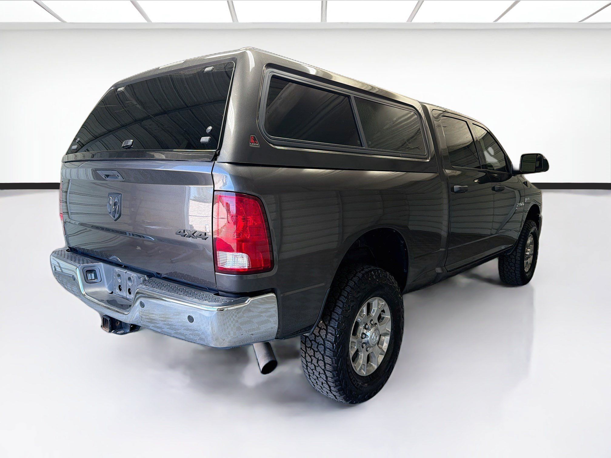 Used 2018 RAM 2500 Tradesman w/ Chrome Appearance Group AWD/4WD image 4