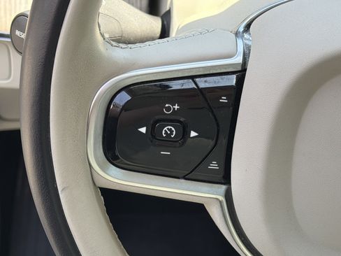 Certified 2023 Volvo XC90 B6 Plus AWD/4WD image 18