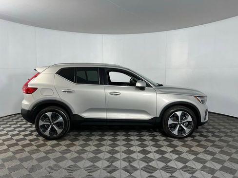 Used 2023 Volvo XC40 B5 Plus w/ Protection Package Premier image 5