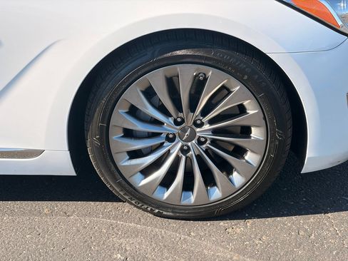 Used 2017 Genesis G90 5.0 Ultimate RWD image 10