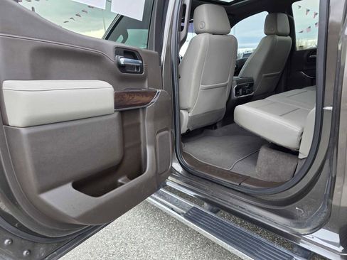 Used 2019 GMC Sierra 1500 SLT w/ SLT Convenience Package AWD/4WD image 16