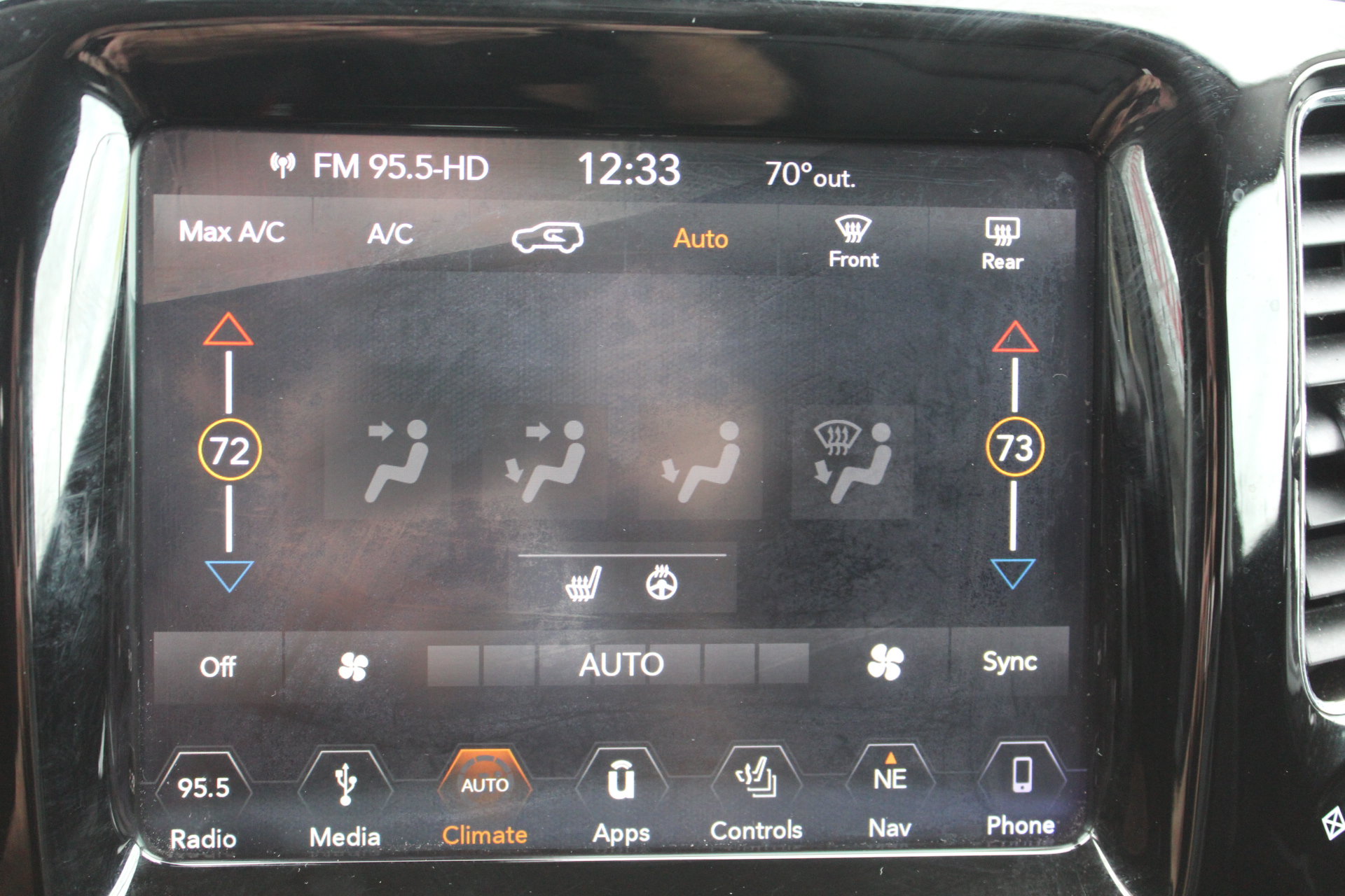 Used 2018 Jeep Compass Limited w/ Navigation Group AWD/4WD image 39