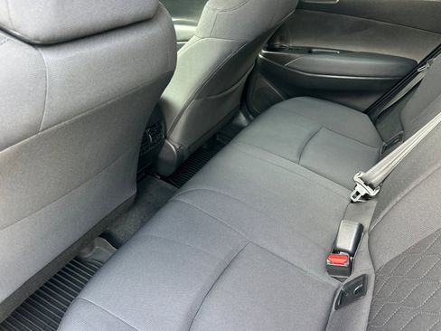 Used 2022 Toyota Corolla Cross LE image 9