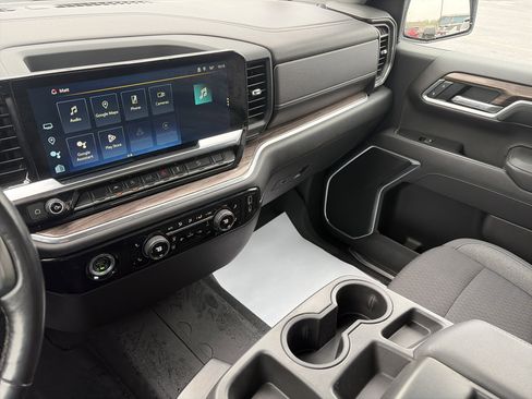 Used 2022 Chevrolet Silverado 1500 RST AWD/4WD image 8