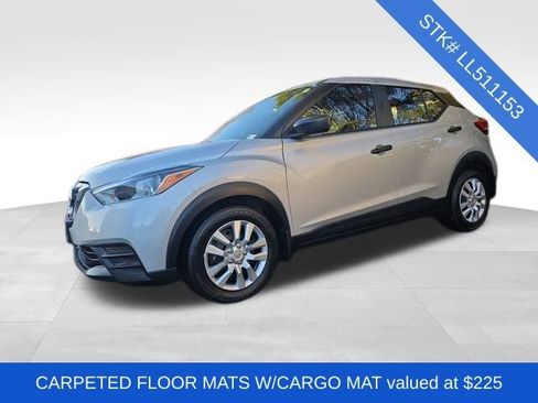 Used 2020 Nissan Kicks S image 3