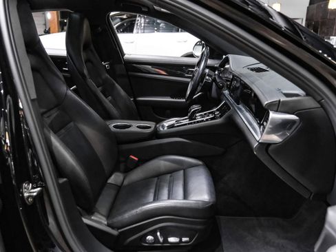 Used 2018 Porsche Panamera 4 image 29