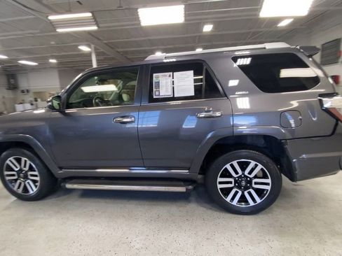 Used 2022 Toyota 4Runner Limited AWD/4WD image 8