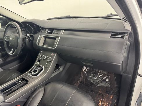 Used 2019 Land Rover Range Rover Evoque SE AWD/4WD image 34