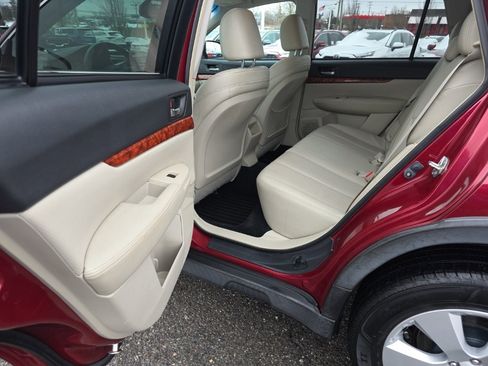 Used 2011 Subaru Outback 2.5i Limited image 13