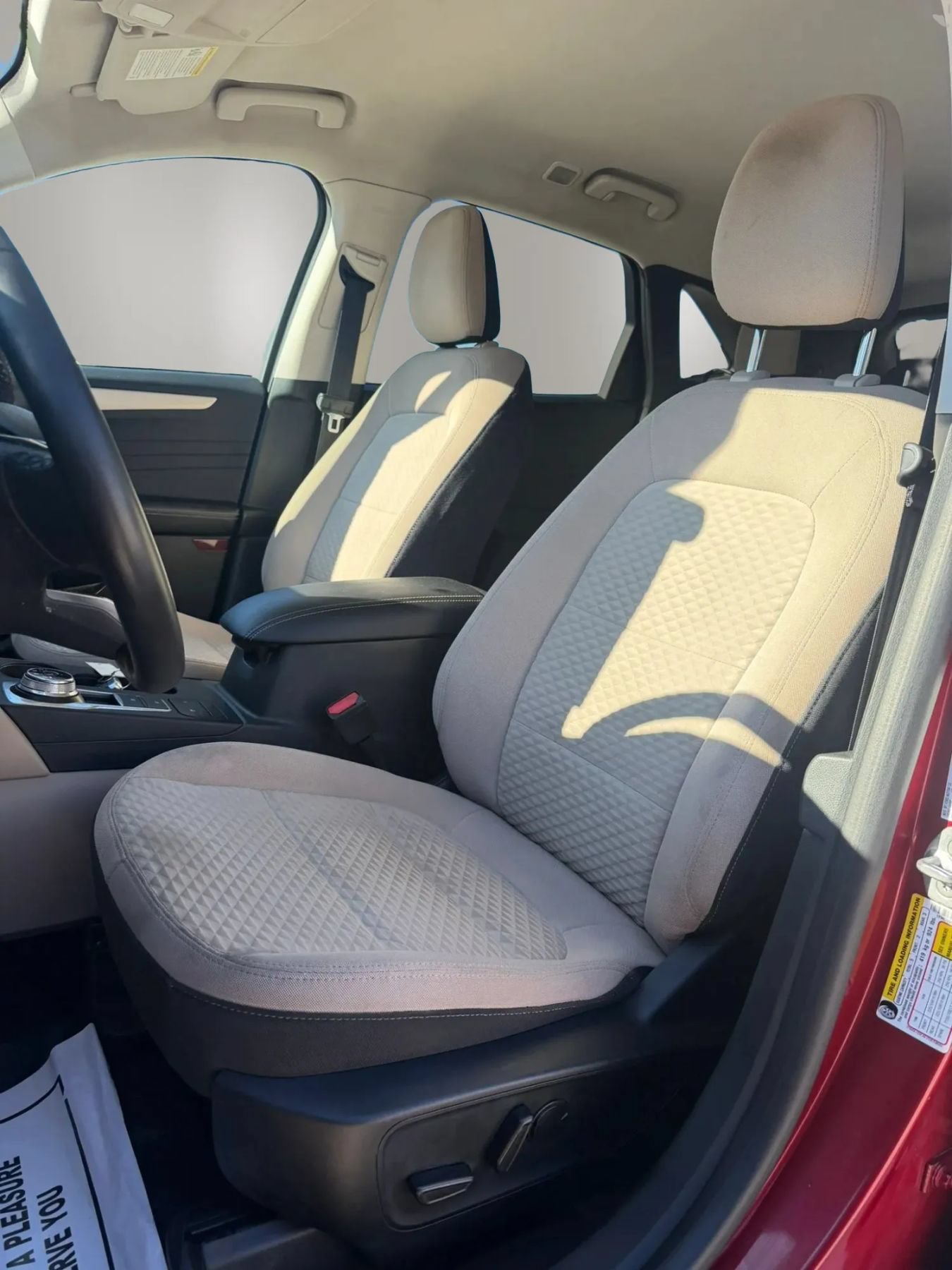 Used 2021 Ford Escape SE w/ SE Sport Appearance Package AWD/4WD image 11