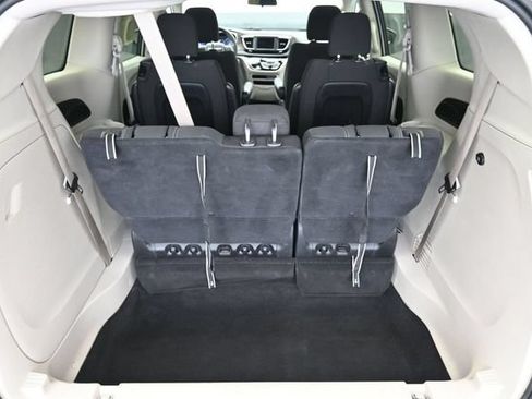 Used 2022 Chrysler Voyager LX FWD image 28