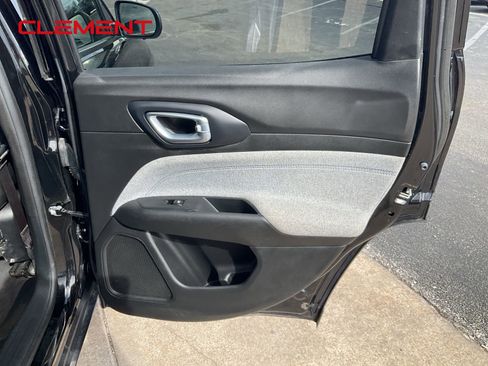 Used 2022 Jeep Compass Latitude w/ Convenience Group image 29