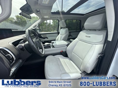 Used 2025 Ford Expedition Platinum AWD/4WD image 11