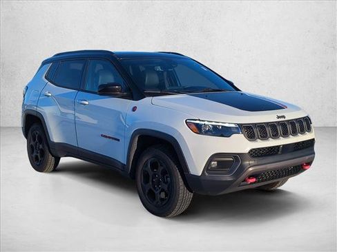 Used 2023 Jeep Compass Trailhawk w/ Trailhawk Elite Group image 3