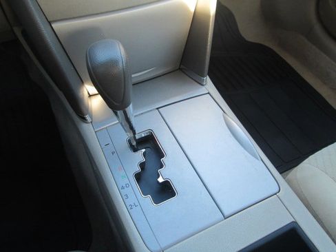 Used 2009 Toyota Camry LE image 14