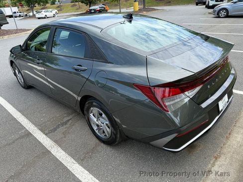 Used 2025 Hyundai Elantra SE FWD image 7