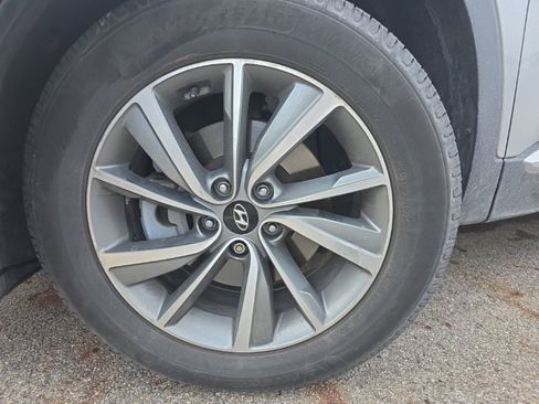 Used 2020 Hyundai Santa Fe SEL w/ Convenience Package image 11