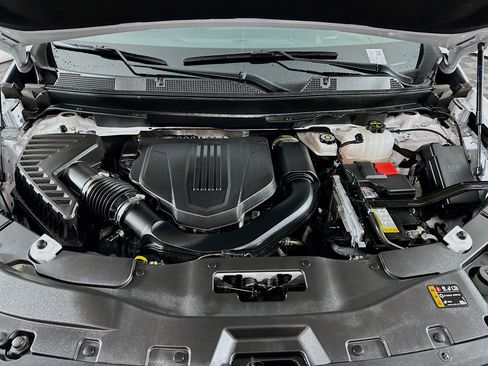 Used 2025 Chevrolet Traverse LT image 35