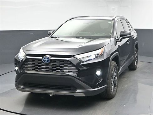 Used 2022 Toyota RAV4 Limited image 3