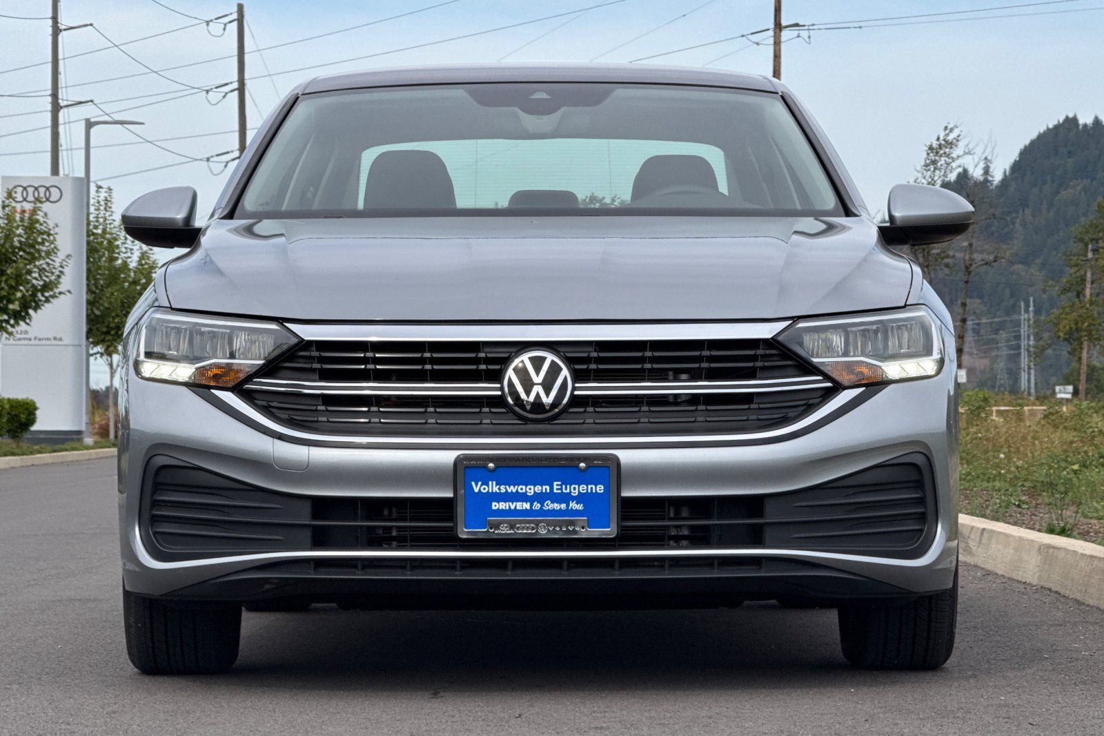 Used 2024 Volkswagen Jetta SE w/ Panoramic Sunroof Package FWD image 8